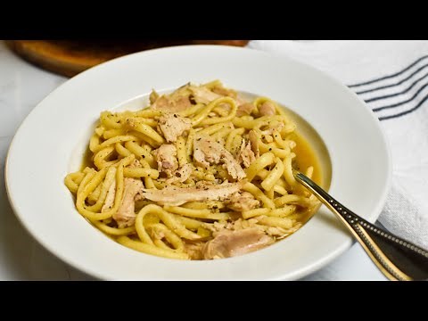 Amish-Style Chicken And Noodles Recipe
