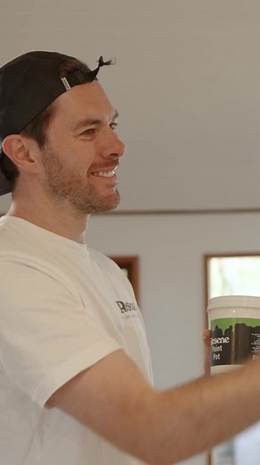 Check out this cosy corner – radio star Clint Roberts used a textured limewash effect to completely transform an unused corner of his living area into a practical space. Hello reading nook! 😌📚 Ayrton from the Resene ColorShop in Mount Eden set Clint up with all the products he needed and explained the step-by-step process for creating a limewash finish. Geared up and ready to go, Clint gets straight into it! Clint used Resene SpaceCote Low Sheen in Resene Quarter Crisp Green mixed with Resene 