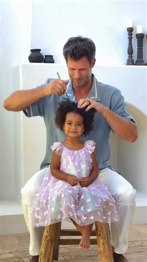 Just Zoë and daddy doing their thing. What hair style should we do next? #father #daughter #babygirl #hair | Deddeh Howard - Secretofdd