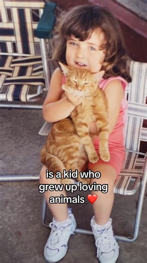 Every dedicated animal care worker started as a kid who couldn’t get enough of animals 🐾❤️ From childhood dreams to making a difference every day—this is what passion looks like! --- ¡Cada persona que trabaja en el cuidado animal, comenzó como un niño que no podía separarse de los animales! 🐾❤️ Pasaron de tener un sueño durante su infancia a hacer la diferencia cada día... ¡Así es cómo se ve la pasión! #gainesvillega #healthypets #animalcare #adoptdontshop | Humane Society of Northeast Georgia