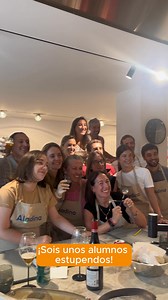 Aprender los secretos de la cocina mexicana, cómo preparar la mejor torrija 2025 o la mejor empanada de España. Esto solo es una pequeña muestra de todo lo que han aprendido nuestros alumnos en nuestra Escuela de Cocina Aladina 🤩. Decimos adiós👋 a nuestras clases de cocina hasta después de verano, cuando volvamos con las pilas cargadas. Mil gracias a todos los chefs que nos habéis regalado vuestro tiempo por una buena causa. En nuestras clases: 🍽️ Víctor Comín de Elianco Gourmet 🇲🇽 Roberto 