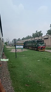 92K views · 1.1K reactions | Pakistan Railways || Railgari 39up Jaffar Express with the lead of big boy ZCU-20 6418 crossing 102dn Sabak Raftar railcar at Eminabad railway Station. | Railgari | Facebook