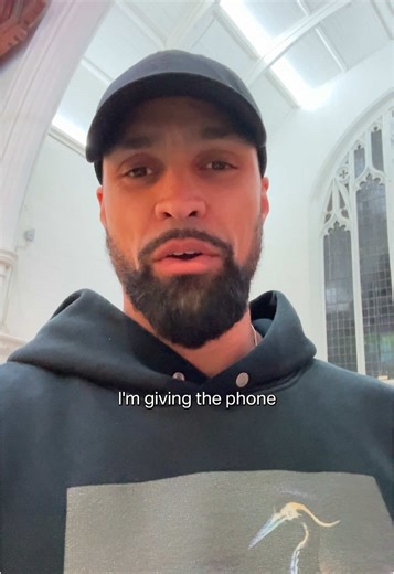 Why do we think Perri passed the phone to Curt? 😂 @Perri Kiely @Curtis Butler