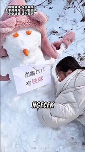 Dapat Boneka Salju Di Jalan😅