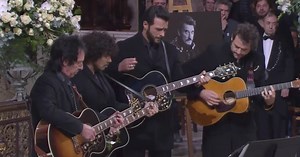 Matthieu Chedid revient sur l’hommage musical à Johnny Hallyday en l’Eglise de la Madeleine