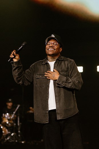 What a powerful moment of worship this weekend declaring the greatness of our God! Greatness that never fades 🙌 | Mission Church