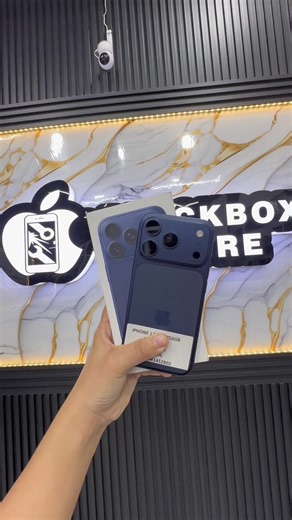 🔥OPEN BOX🔥 IPHONE 17 PRO 256GB WARNA : DEEP BLUE BH 100% SIKLUS TIMER 12 X GARANSI ON SAMPAI NOVEMBER 2026 GARANSI 1 BULAN GANTI UNIT KECUALI ( HUMAN EROR ) FREE ADAPTOR / CASE & AG HYDROGEL Price : 22.800.000✅ Terima tukar tambah / cash & kredit✅ ( Akulaku , Kredivo & Shoppe Paylater) 📍Jl Sultan Hasanuddin ( Ombak ) Deretan Momoyo & Serba 35 WhatsApp fast respon😍👇 081274268757 #BlackBoxstore#Dumai#Iphoneee