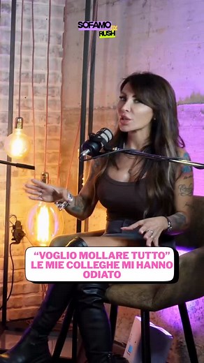 31K views · 371 reactions | “Voglio mollare tutto” sono stata odiata per questo 笠 Se volete vedere l’intero episodio andata sul canale YouTube, SofaMo Podcast, link in bio  @_bennygreen_ ha raccontato tutto | Riccardo Vallone | Facebook