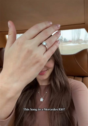 It’s a special feeling listening this Turkish song in a #MercedesR107 #Classiccar #oldtimer #OldMoney