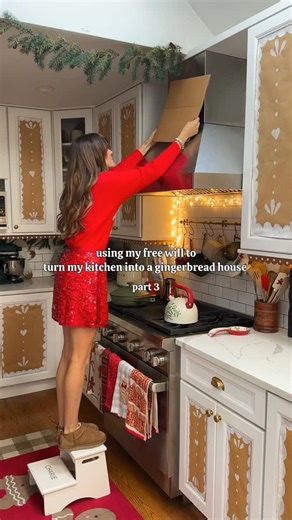 Steffy 🧡 on Instagram: "part 3 of turning my kitchen into a gingerbread house! 🎅🏻 I’m a stainless steal hater, so i coveted my hood in cardboard! It’s so cute like this 🥹 stay tuned for part 4 which is SO fun! #gingerbreadhouses #gingerbreadkitchen #diy"