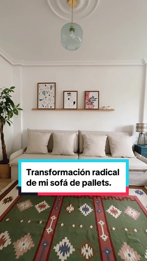 Transformación radical de mi sofá de pallets. Quienes lleváis tiempo siguiendome en otras redes conocéis mi sofá de palets del salón. Compré unas espumas tan buenas y tan cómodas que me resisto a cambiarlo 😂 pero con una nueva deco que se está fraguando… quería dar un cambio! Decidme la verdad con sinceridad ¿Si no supierais qué es un sofá de palets sabríais que es una sofá de palets? #sofa #sofapallet #salon #decosalon #homedecor #homedesign #decor #decoracion#deco #idea #ideas #ideasdecoracio