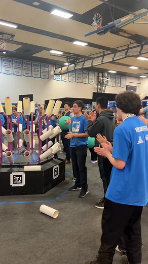 ✨ MERCI à nos bénévoles ✨ Cette compétition n'aurait jamais été possible sans l'énergie et la passion de nos 100 bénévoles tout au long de la semaine 💙. Vous avez été là à chaque étape, apportant votre aide, soutien et faisant en sorte que cette compétition soit un succès. Que ce soit en accompagnant les participants, en assurant le bon déroulement des matchs ou en offrant votre soutien en coulisses, vous faites une différence année après année. Un immense MERCI pour votre temps, votre dévoueme