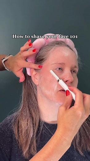 How to shave your fave 101 😍 Before you start shaving lets make sure you’re doing it right! Here is everythng from start to finish to ensure an instant glow 💗 #faceshaving #dermaplaning #skincareroutine #skincaretips
