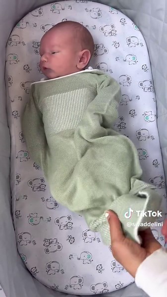 Weighted sleep sacks have been found to be harmful to babies. Fortunately, the Swaddelini is a