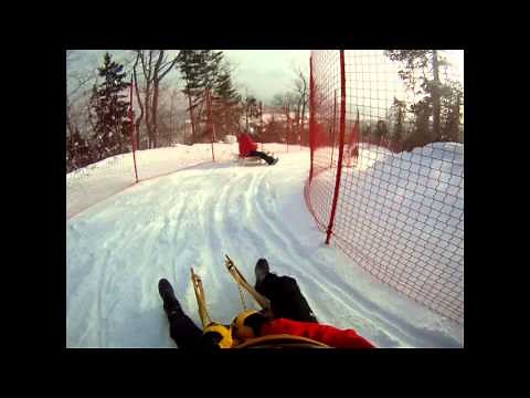 Une descente en luge au Massif de Charlevoix