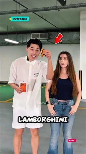 Lamborghini vs iPhone 17! 😱