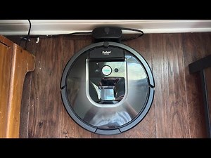 Demo of a iRobot Roomba 985