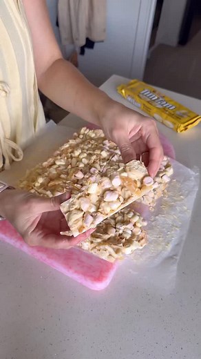 If you haven’t tried the new Tim Tam Mangoes & Cream, this is your sign. I turned them into the easiest, most summery rocky road and it honestly tastes like a white-chocolate tropical dream 🍫🥭 Tim Tam Mangoes & Cream Rocky Road You’ll need: • 1 ½ packets Tim Tam Mangoes & Cream, chopped • 1 cup dried mango, chopped • 1 cup mini marshmallows • ⅔ cup roasted macadamias • ⅔ cup toasted shredded coconut • 500 g white chocolate • 1 tbsp copha (or coconut oil) How to make it: Chop up your Tim Tams a