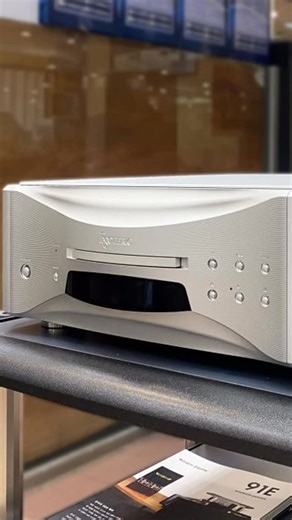 HiFi Plaza 하이파이플라자 on Instagram: "Esoteric Grandioso K1X CDP https://www.hifiplaza.co.kr #hifi #하이파이 #audiophile #hiend #vintage hifiplaza 하이파이플라자 Performance specifications - Playable disc types: Super Audio CD, CD (including CD-R and CD-RW) - DAC: Master Sound Discrete DAC with 64-bit/512Fs delta-sigma modulator based on in-house FPGA, 32 discrete elements per channel - Frequency response (SACD, XLR output): 5Hz–75kHz (-3dB) - Signal-to-noise ratio: 113dB - Total harmonic distortion: 0.0007% (