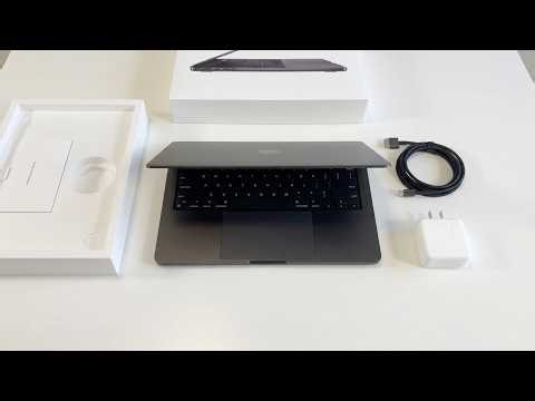 MacBook Pro M5 Unboxing: Space Black!