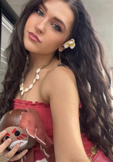 Cheeky Moana Party Outfit Ideas for Year-End Fun