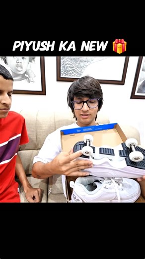 Piyush Ka New Gift #souravjoshivlogsfanclub #joshijivlogs #piyushjoshi #souravjoshivlogs #sourav