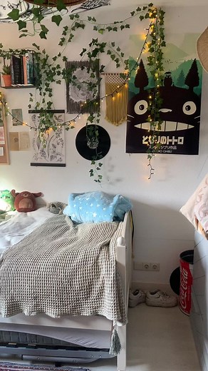 Room Tour: Elena Gilbert's Room Walkthrough