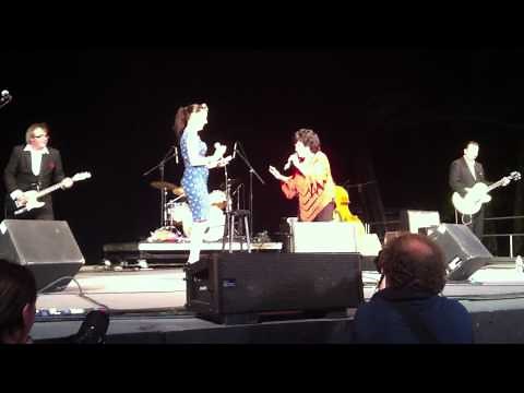 Wanda Jackson & Imelda May "Whole Lot of Shakin' Going On" Live