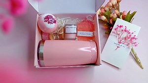 Birthday Gifts for Women, Relaxing Spa Gift Set, Unique Gift Ideas Christmas Gifts for Mom Sister Best Friend Wife