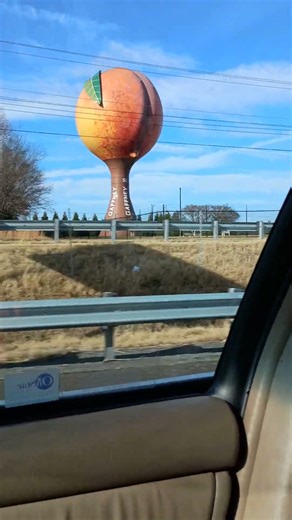 Peach Water Tower: Gaffney, SC! 🍑