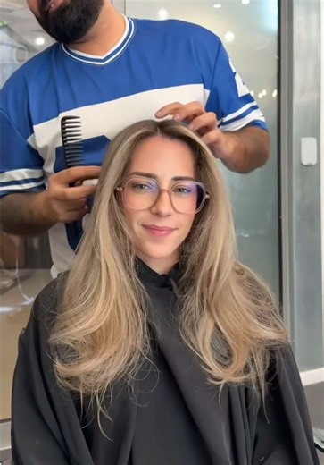 The perfect contouring meets a flawless beige blonde balayage A soft, luxurious blend designed to illuminate the face, create depth, and deliver that expensive-looking blonde every woman dreams of. Healthy shine, seamless dimension, and a customized color that grows out beautifully 📍Created with precision at Enzo Salon. #fyp #viral #hair #blonde #beauty