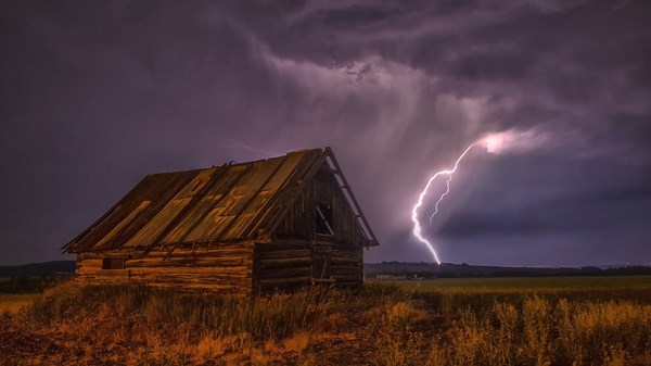 Ancient Lightning Scar Found at Stone Circle