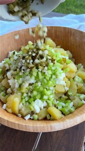 This will be the BEST CREAMY BACON POTATO SALAD you make all summer ✨