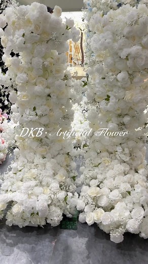 TR611🤍Floral runners design featuring champagne-colored roses accented with pure white roses and baby's breath🥂Timeless floral designs, we support customization🥰 💍www.dkbflower.com💍 #dkbflower #dkbcrafts #weddingflower #weddingbackdrop #flowerrunners #tableflower #weddingdecorations #eventdecor | Artificial flowers（Fengqiu zhaogang silk flower factory）