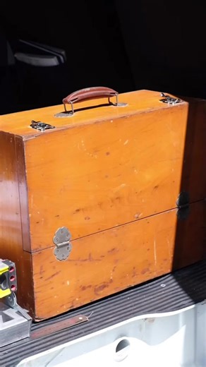 Hand painted MDF panel 💙🩶 #signpainting #art #signs