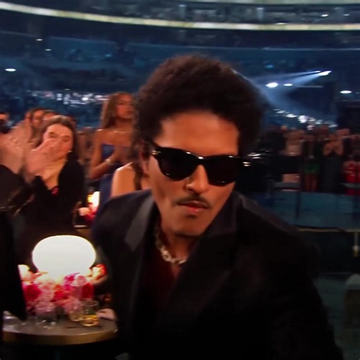 Bruno Mars 24K Magic Tour Highlights