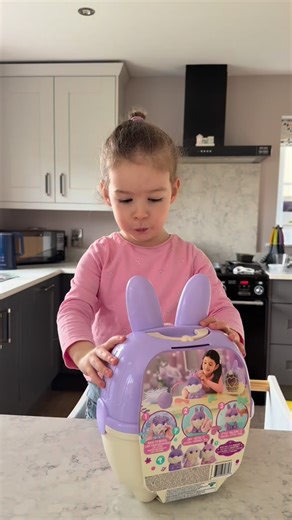 Meet Scruff‑a‑Luvs Bunnies 🐰✨ A cute rescue moment 3 to collect = instant kid‑approved entertainment. Available at @smythstoys #KidsActivity #HalfTermFun #ScruffALuvs #ParentTok #ToyTok | Moose Toys