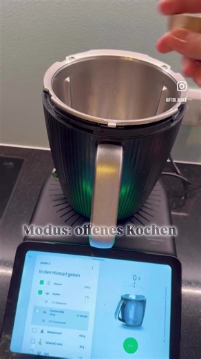 Thermomix Hack! 🤯🔥 Wusstest du, dass du im Modus „Offenes Kochen“ deinen Pizzateig direkt im Mixtopf gehen lassen kannst? 🍕✨ Kein Umfüllen. Kein Extra-Geschirr. Weniger Chaos 🙌 Ich LIEBE es 😍 👉 Speichern nicht vergessen! #thermomix #thermomixliebe #thermomixrezepte #offeneskochen #thermomixhack