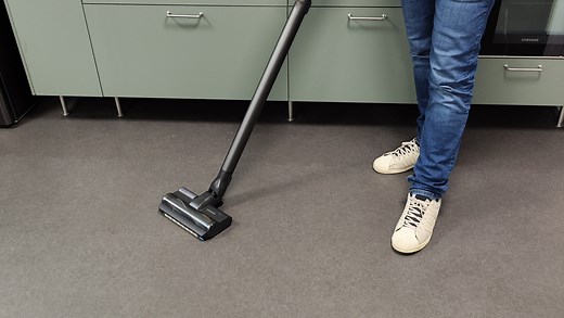 Test Aspirateur-balai Samsung Jet 85 Pet : de l'efficacité et des compromis