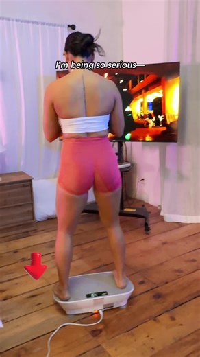 It’s honestly become my fav part of the day because I feel soooooo good after 💕#vibration #vibrationplate #vibrationalhealing #lymphaticdrainage #intense