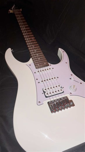Unveiling My New Ibanez GRG140-WH E-Guitar