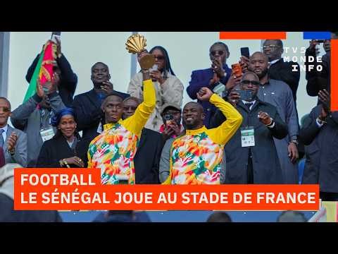 Football : Le Sénégal présente le trophée de la CAN au Stade de France