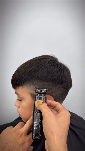 Idaho Barber | Alex Castro on Instagram: "Line Work🔪 ⬇️DISCOUNT CODES⬇️ •Use Code (acastfades) 📌@3versince (25%) 🔪🔪🔪 • • Follow @acastfades for daily content🎥🎥🎥🎥 Work by @acastfades Work by @acastfades Work by @acastfades #barber #barberpost #barberworld #burstfade #burstfadedesign #design #haircutdesigns #freestyle #freestylecut #freestyledesign #creative #sharpfades #texturedhair #méxico #idahobarber #oregonbarber #chicagobarber #calibarber #arizonabarber #washingtonbarber #explorepag