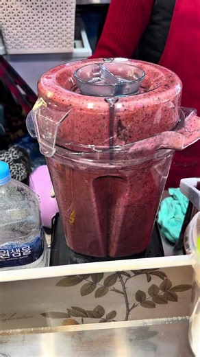 Fresh Grape Juice Made on the Street 🍇 | Satisfying Juice Blending ASMR #fruitjuice #mukbang #short