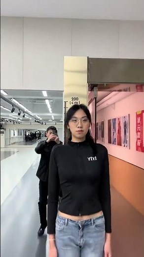 190cm Tall Beautiful Girl Measuring Her Height