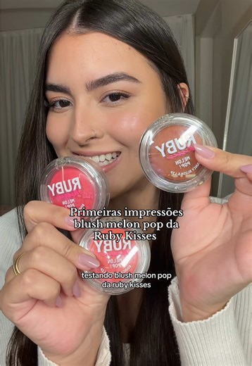Testando lançamento blush melon pop da @Ruby Kisses 💗 a cor que eu usei é a rosy pop mas no final do vídeo faço swatch de todas as cores! #blush #maquiagem #melonpop #rubykisses #publii
