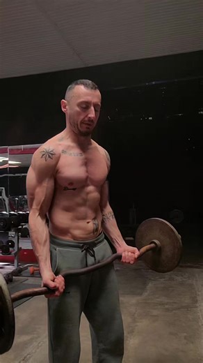 blassed gains quhen muskuj te bekuar se nuk mbajn shum uj si shumica qe fryen thjesht.po kto muskuj kshu i ke gjith vitin je isoj vetem pak diferenza peshes dimer ver kjo esht max fare. ky o trrup natural 100% gjith ne planet kshu duan te jen vec shqipri jan kr akoma shumica snorin vesh je i dovet thot a qr o dak si ka munci po afrohet 2030.#fyp