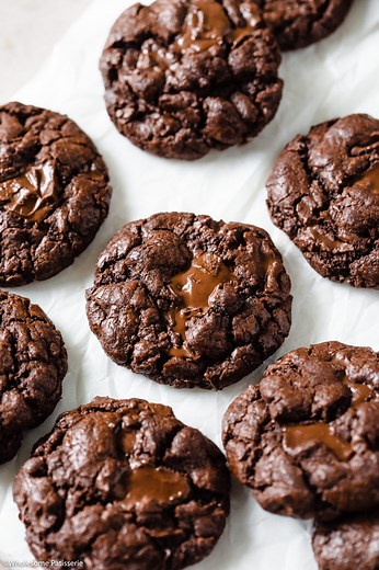 Bakery Style Dark Chocolate Chip Cookies
