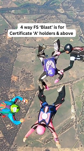 If you’re new to skydiving, the 4 way Formation Skydiving ‘Blast’ category at the 2024 APF National Championships is for you. Skydive Great Ocean Road will be hosting this event from 9-14 March 2024. 🎥 Michael Young | The Bellas | Australian Parachute Federation