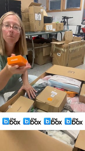 Każda Mystery Box skrywa coś wyjątkowego od ekscytujących gadżetów po niespodzianki, które Cię zaskoczą!  | TBOX | Facebook